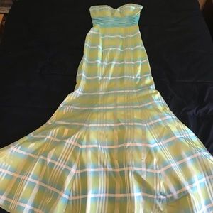 NWT Mermaid Silhouette Plaid Formal Sz 2 By Jovani
